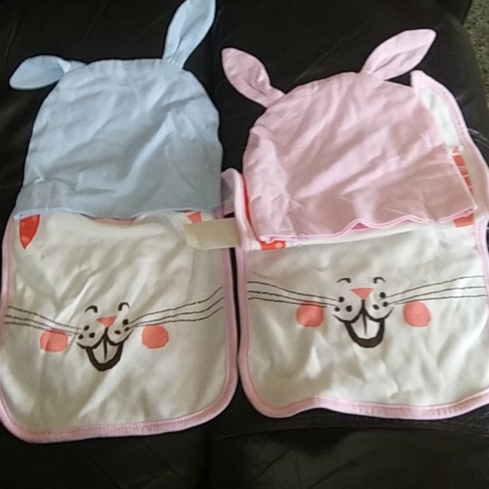 Newborn bundle deal 2 hats with 2 bibs